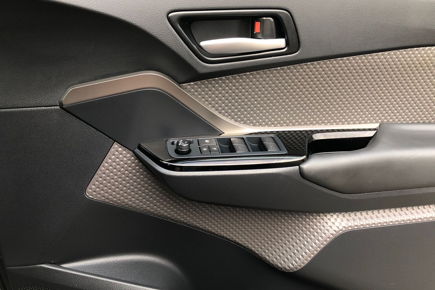 Used Toyota C-HR 2022 for sale - 76401716: Photo 15