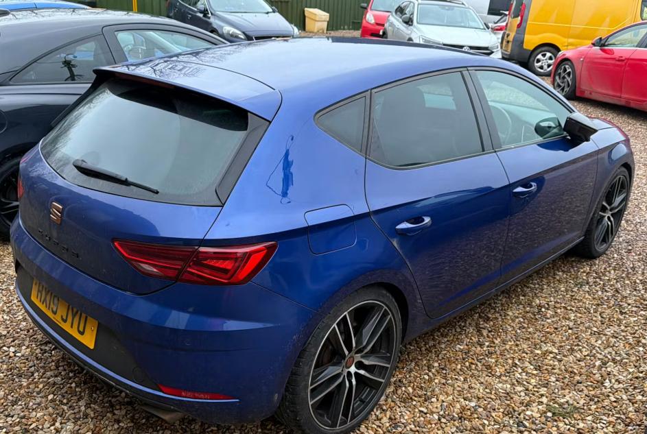 Used SEAT Leon 2019 for sale - 77334301: Photo 2