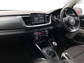 Used Kia Stonic 2018 for sale - 75824642: Photo