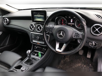 Used Mercedes-Benz GLA 2017 for sale - 77787606: Photo
