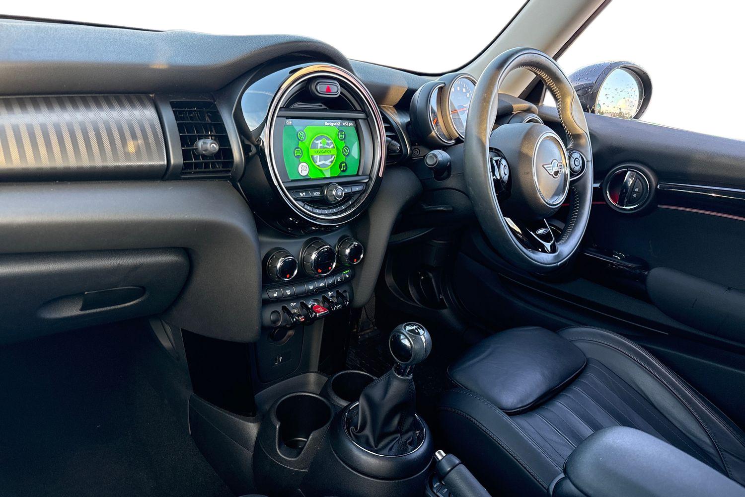 Used MINI Hatch 2019 for sale - 76292527: Photo 4