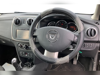 Used Dacia Sandero Stepway 2016 for sale - 75730357: Photo