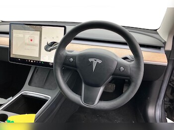 Used Tesla Model 3 2021 for sale - 76909500: Photo