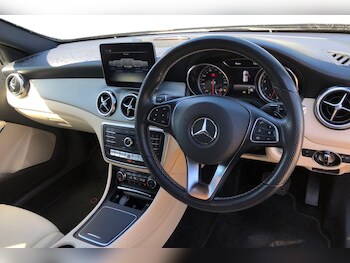 Used Mercedes-Benz GLA 2019 for sale - 78359719: Photo