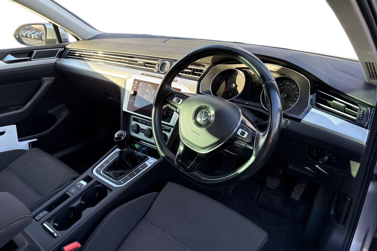 Used Volkswagen Passat 2018 for sale - 76662134: Photo 3