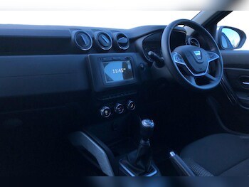 Used Dacia Duster 2021 for sale - 77249605: Photo