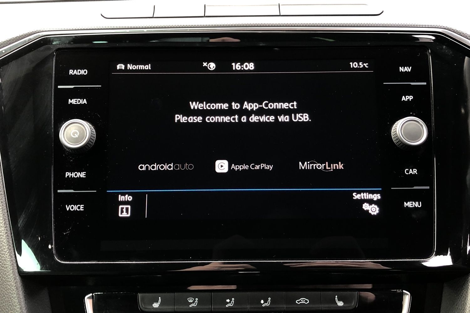 Used Volkswagen Passat 2019 for sale - 75909041: Photo 7