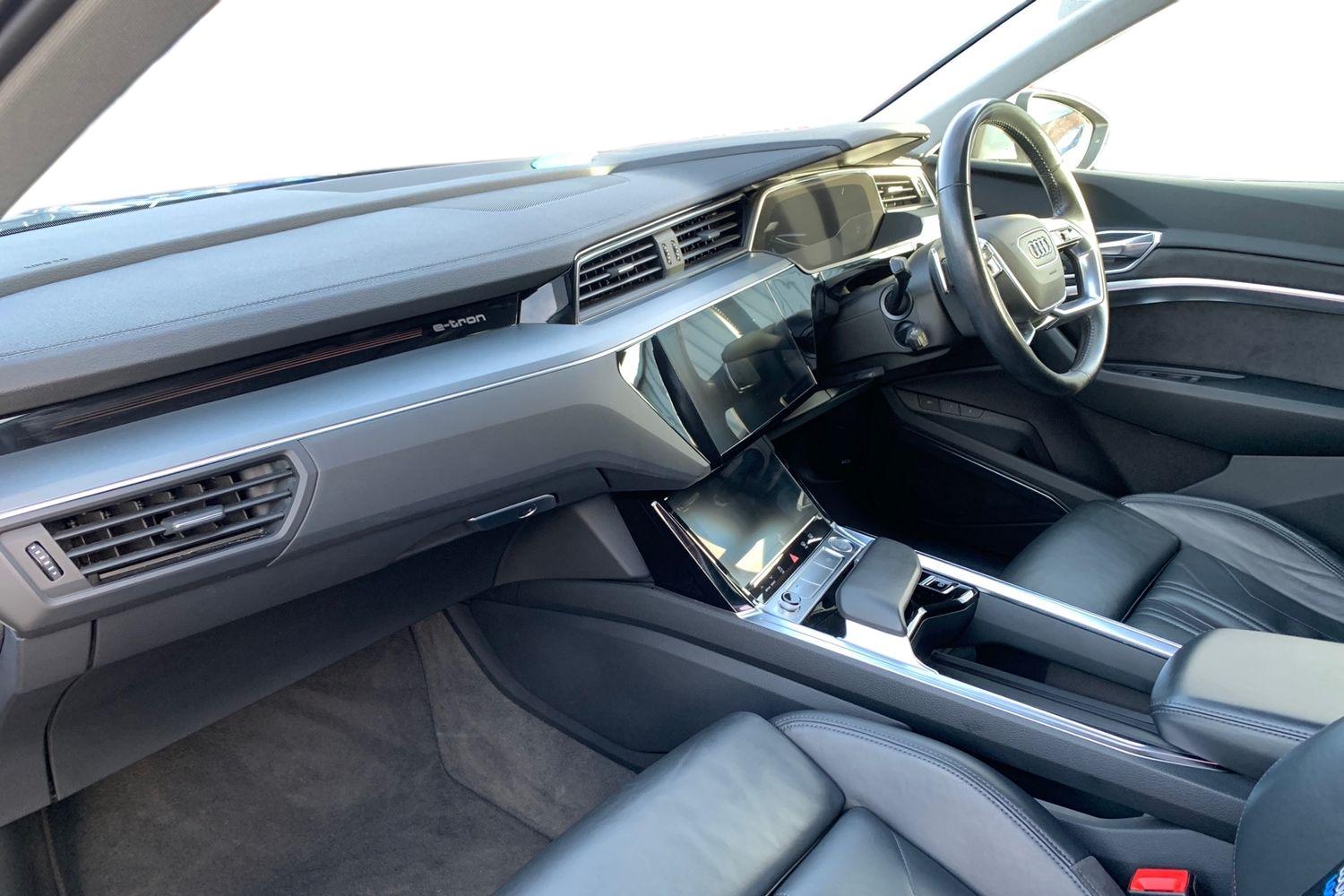 Used Audi e-tron 2020 for sale - 76649245: Photo 4