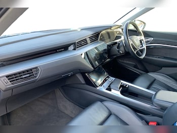 Used Audi e-tron 2020 for sale - 76649245: Photo
