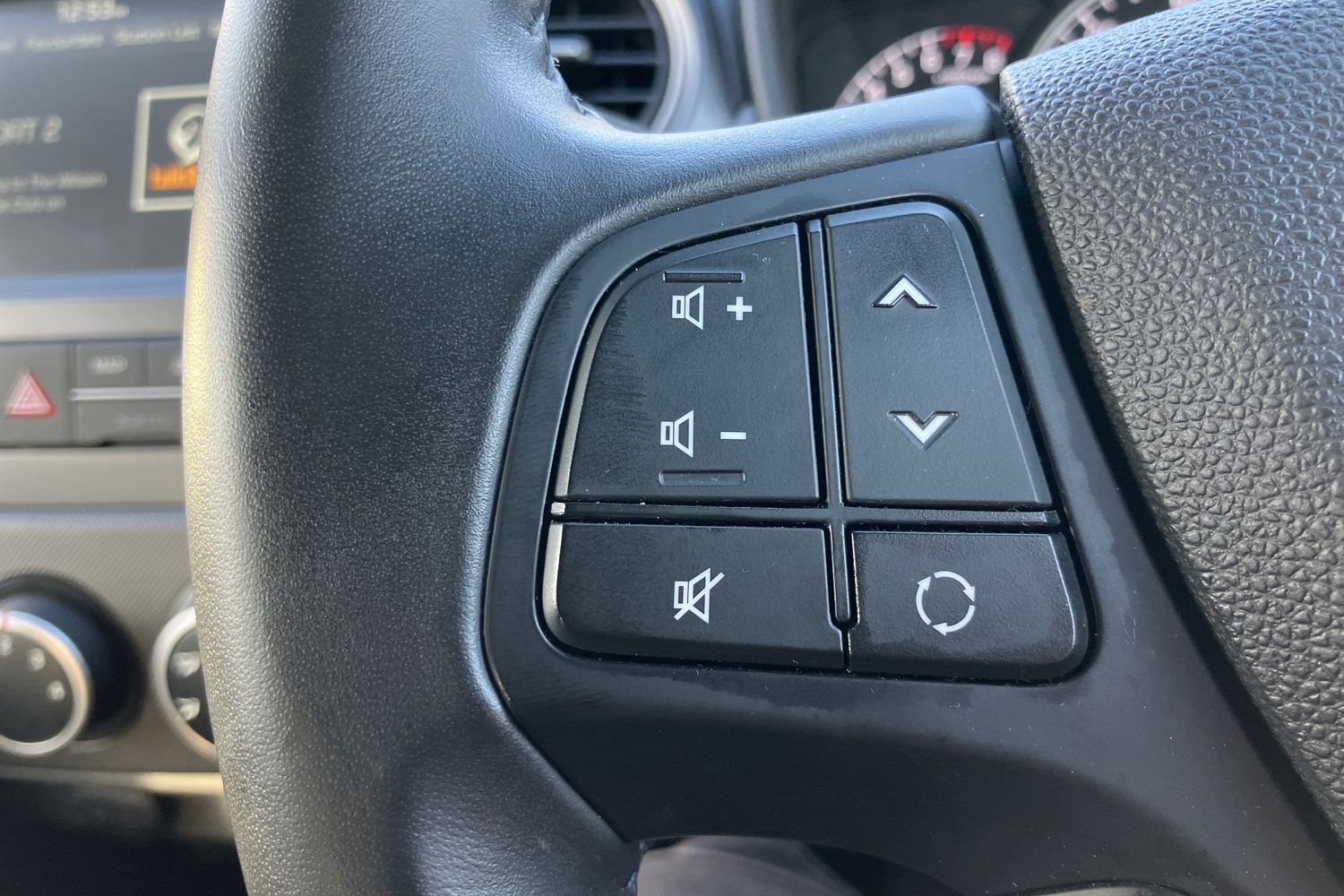 Used Hyundai i10 2018 for sale - 76488364: Photo 12