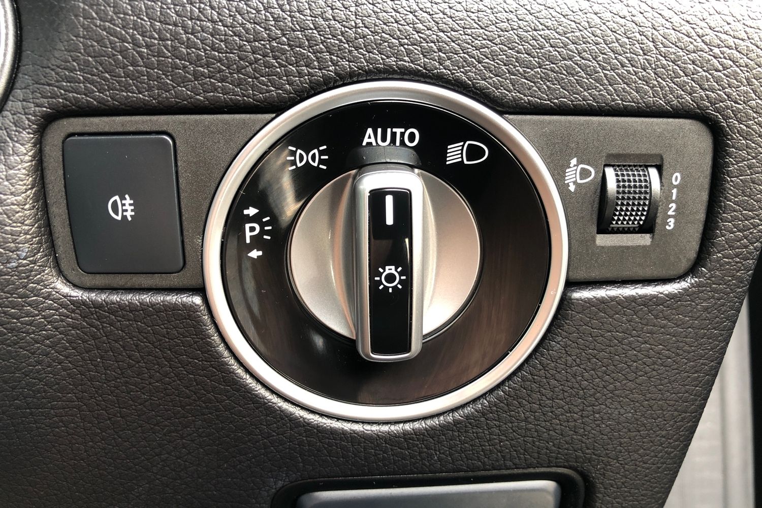 Used Mercedes-Benz SLK 2015 for sale - 76469183: Photo 11