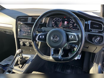 Used Volkswagen Golf 2017 for sale - 76442629: Photo