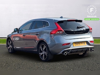 Used Volvo V40 2019 for sale - 75337274: Photo
