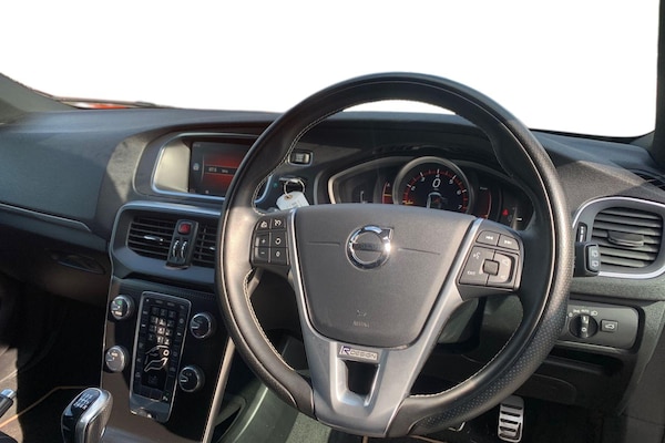 Used Volvo V40 2019 for sale - 75337274: Photo 3