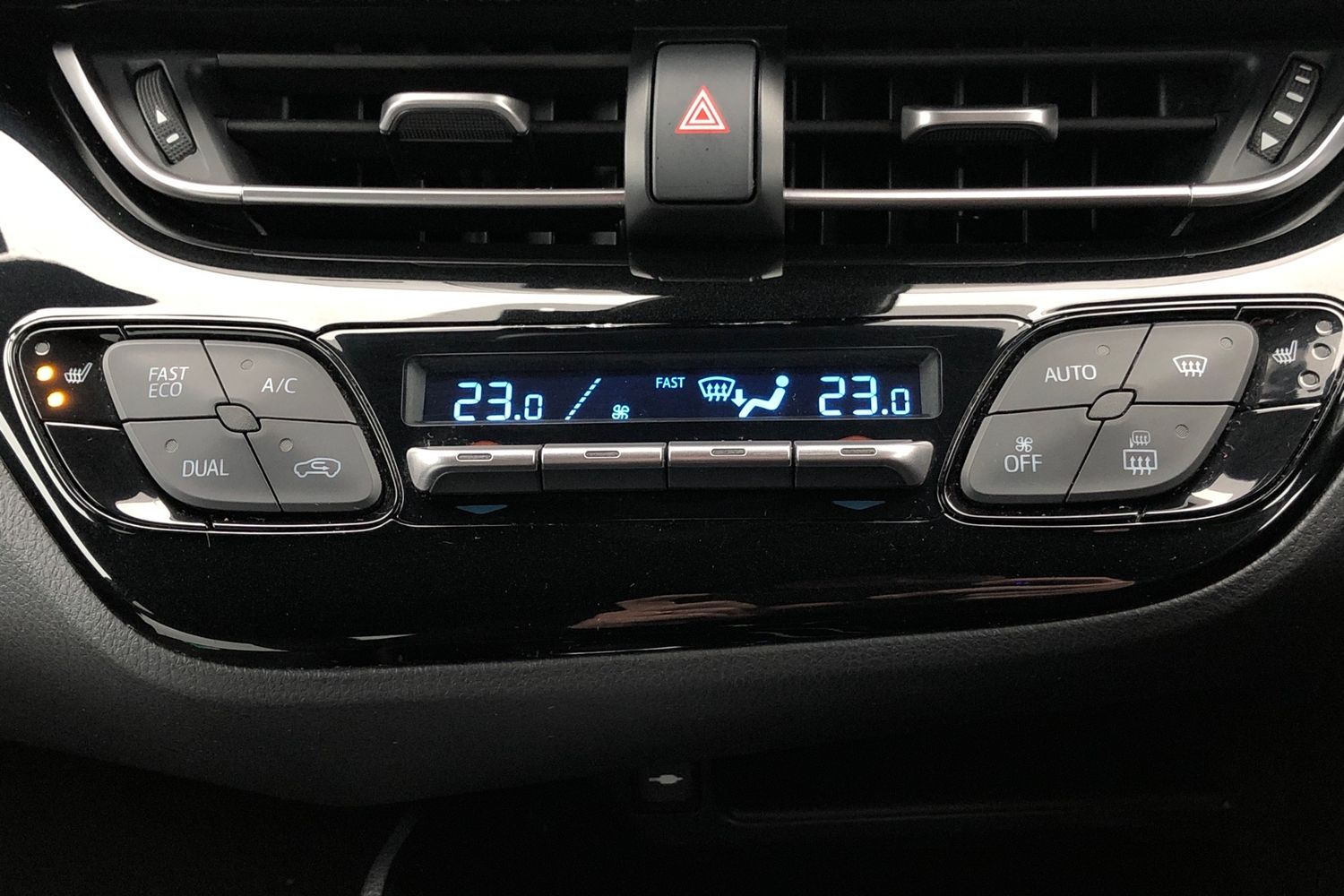 Used Toyota C-HR 2018 for sale - 76649327: Photo 13