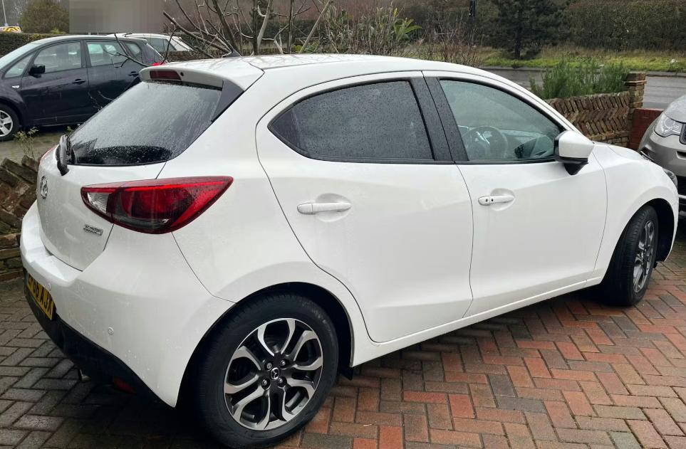 Used Mazda Mazda2 2016 for sale - 77348449: Photo 2