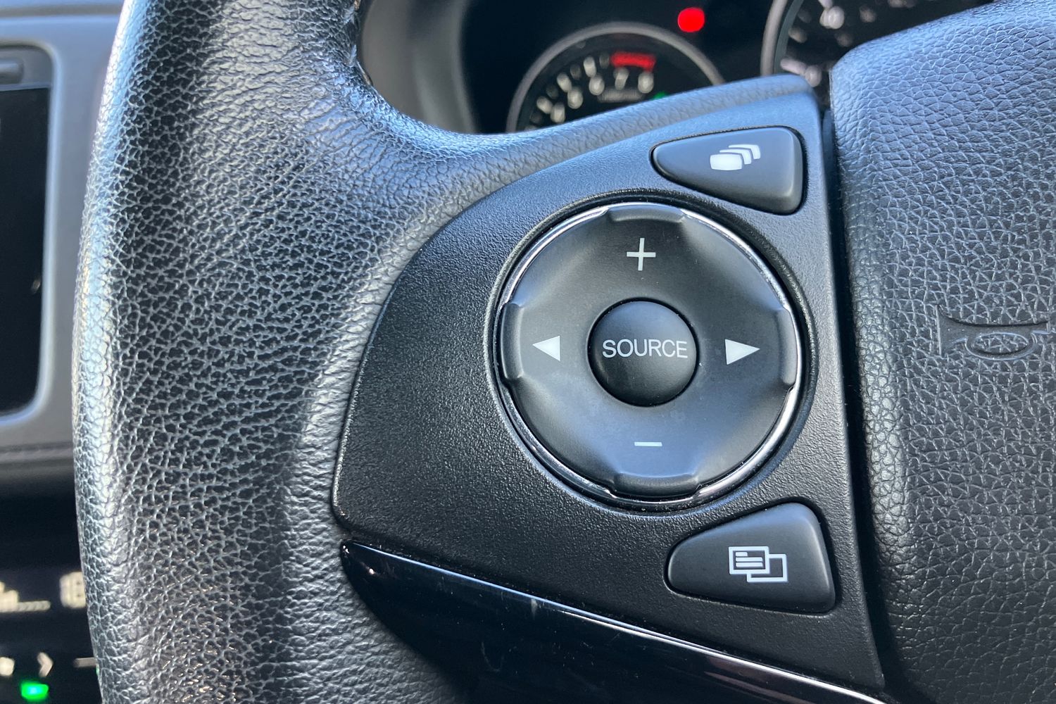 Used Honda HR-V 2017 for sale - 76288116: Photo 13