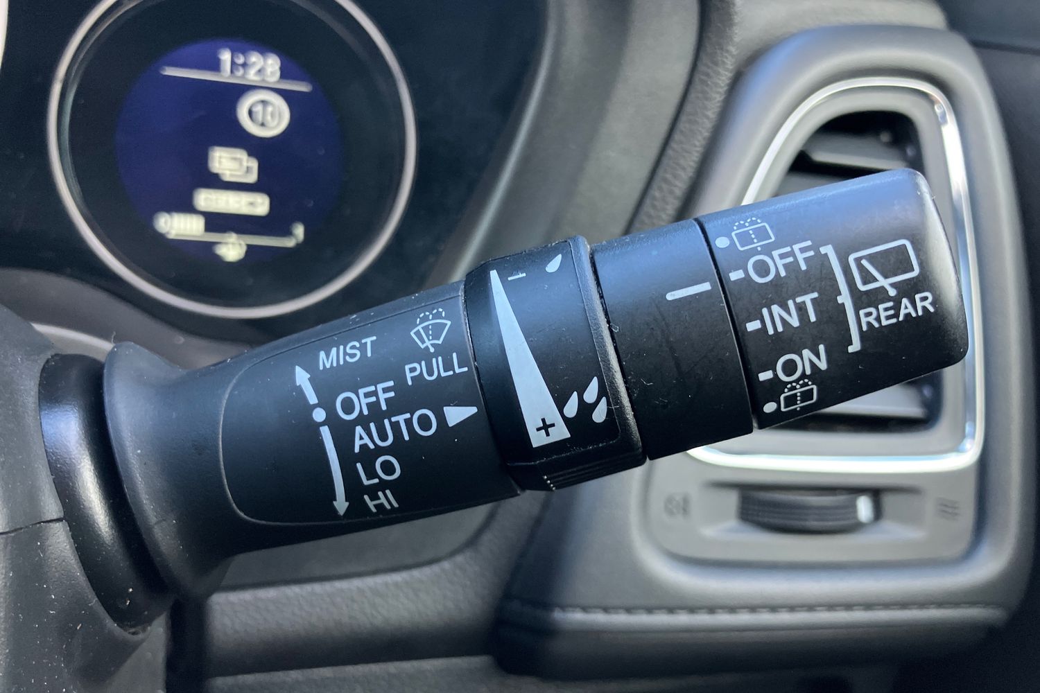 Used Honda HR-V 2017 for sale - 76288116: Photo 18