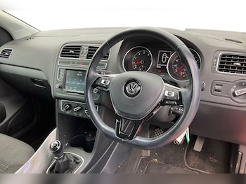 Used Volkswagen Polo 2016 for sale - 75754072: Photo