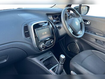 Used Renault Captur 2019 for sale - 77812659: Photo