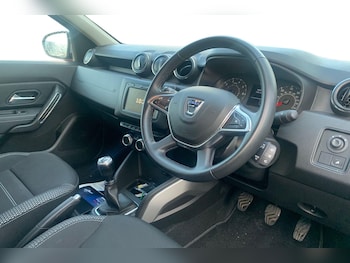 Used Dacia Duster 2019 for sale - 76718529: Photo