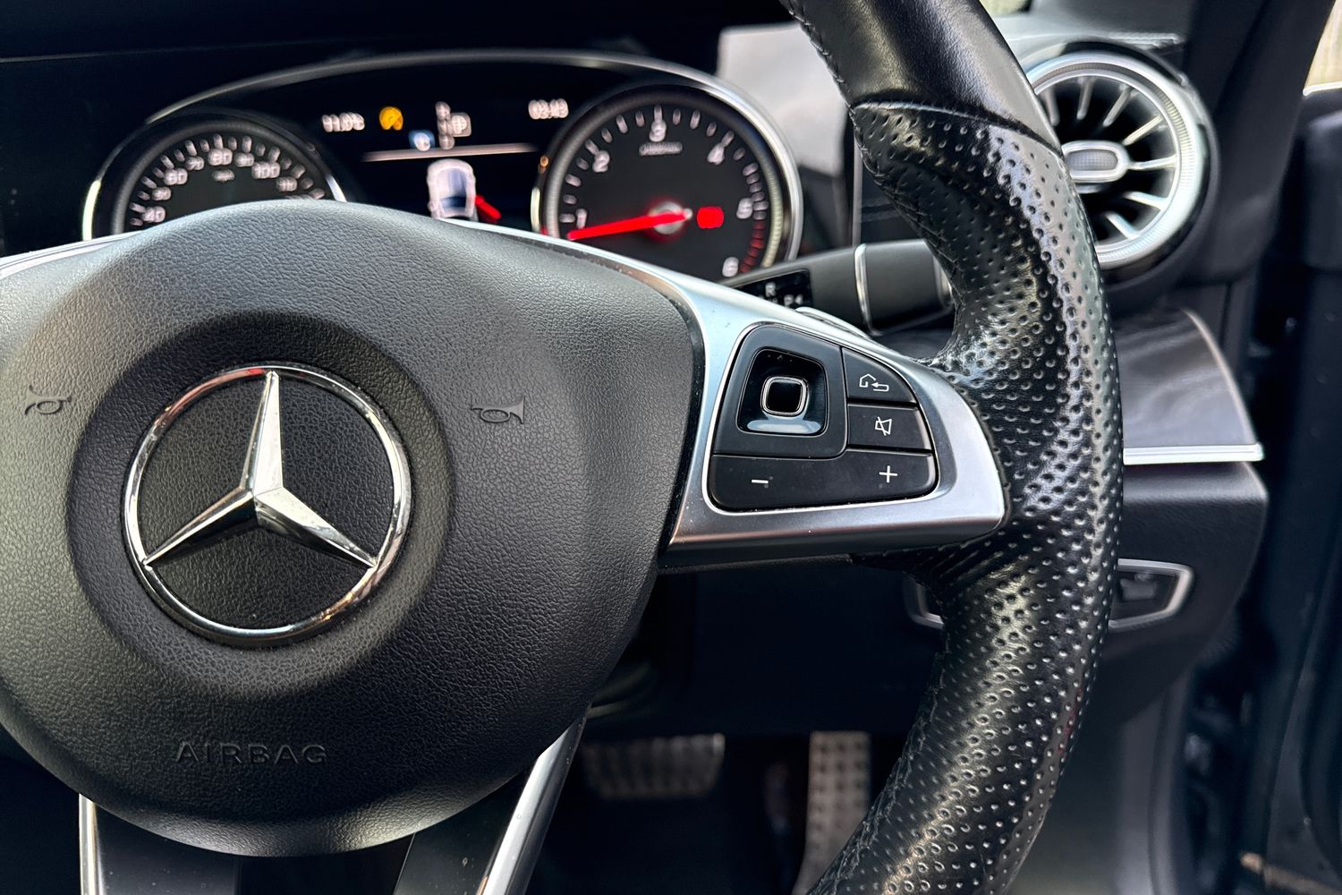 Used Mercedes-Benz E Class 2018 for sale - 77601709: Photo 7