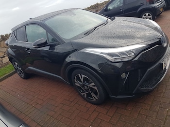 Used Toyota C-HR 2023 for sale - 77812649: Photo