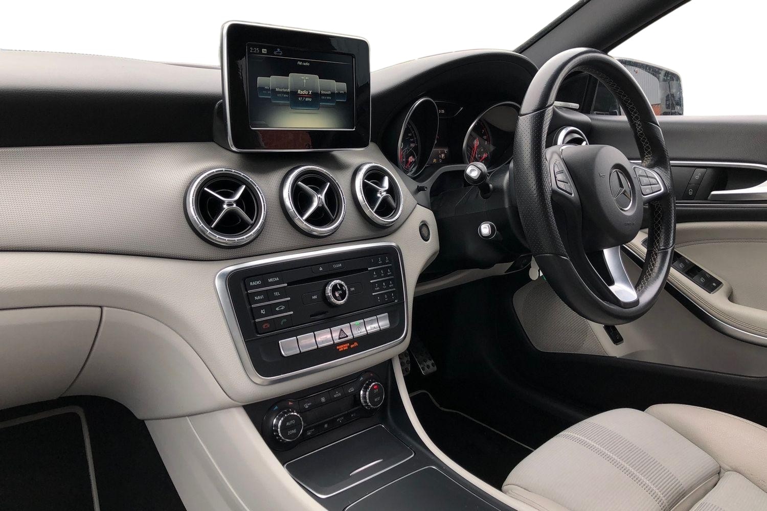 Used Mercedes-Benz CLA 2017 for sale - 76353120: Photo 4