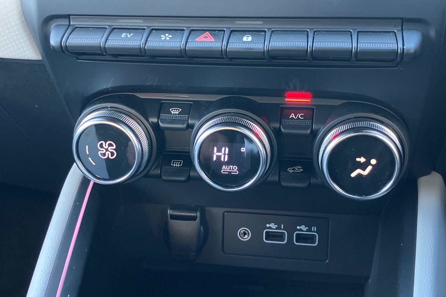 Used Renault Clio 2023 for sale - 76767695: Photo 12