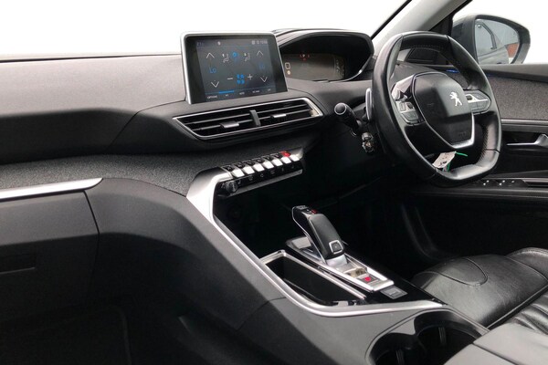 Used Peugeot 3008 2018 for sale - 76267953: Photo 4