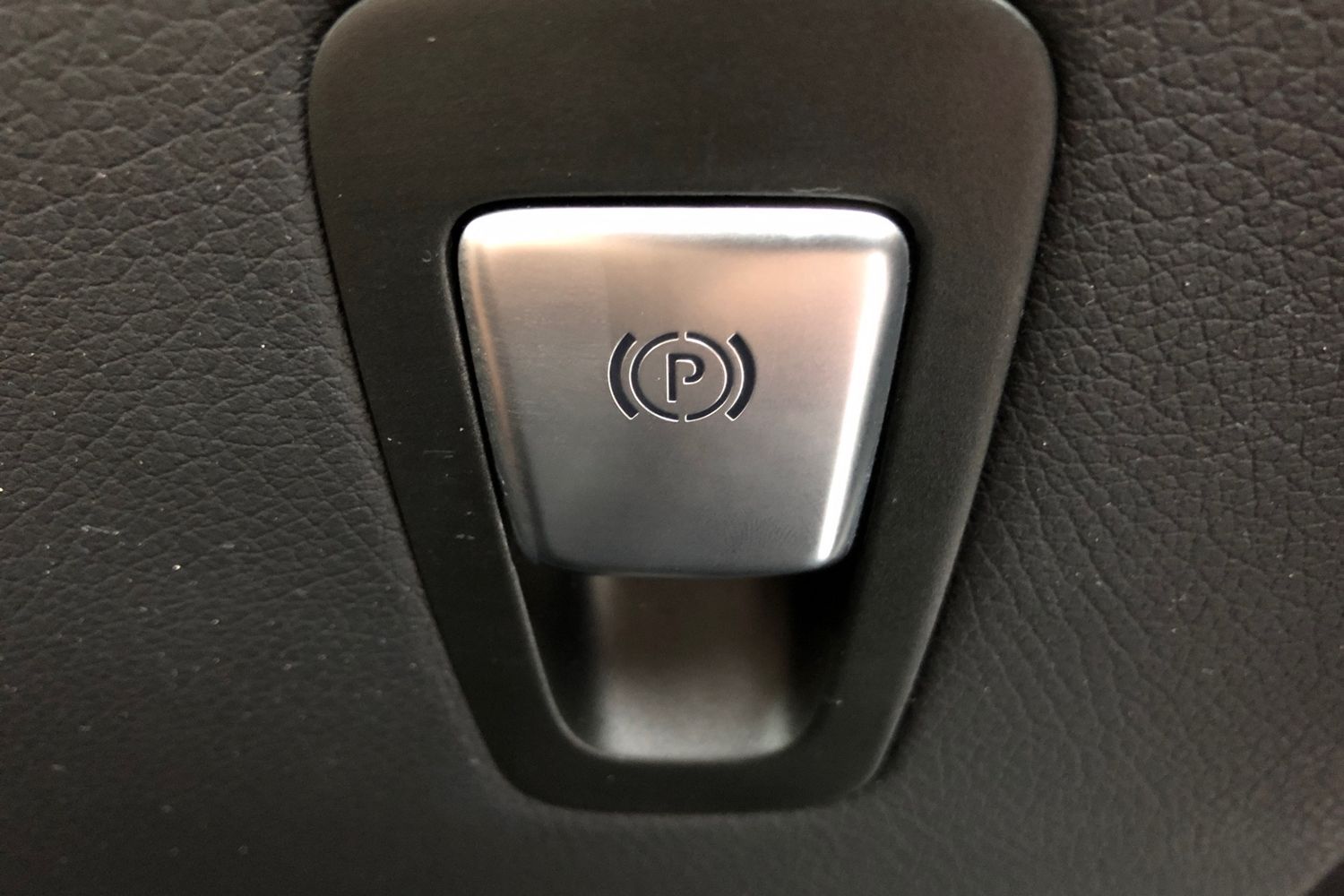 Used Mercedes-Benz EQC 2022 for sale - 76082048: Photo 15