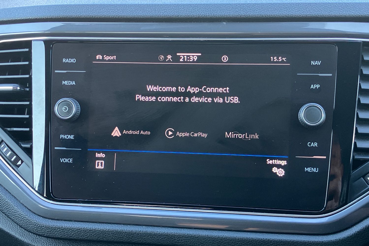 Used Volkswagen T-Roc 2021 for sale - 77262592: Photo 10