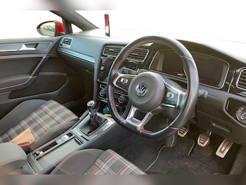 Used Volkswagen Golf 2019 for sale - 77037387: Photo