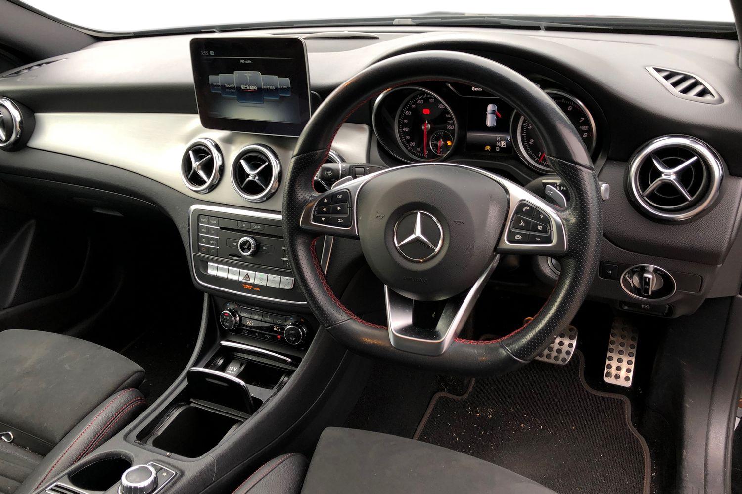 Used Mercedes-Benz GLA 2018 for sale - 76077421: Photo 3