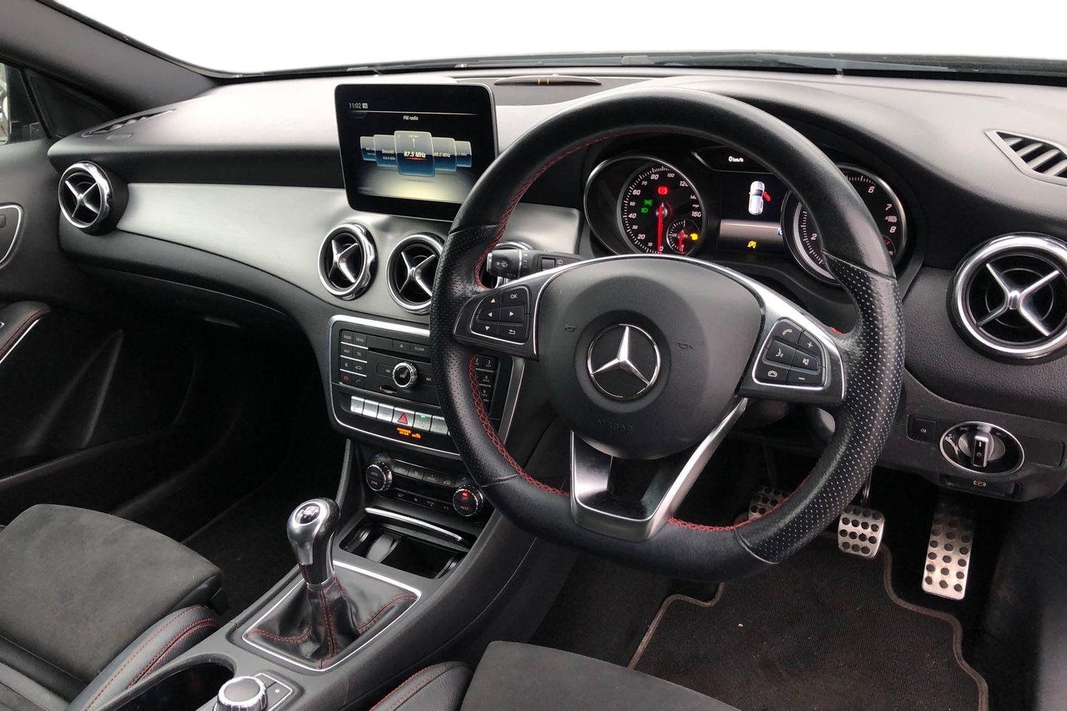 Used Mercedes-Benz GLA 2020 for sale - 77680050: Photo 3