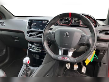 Used Peugeot 208 2017 for sale - 79385935: Photo