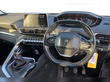 Used Peugeot 5008 2018 for sale - 76955508: Photo