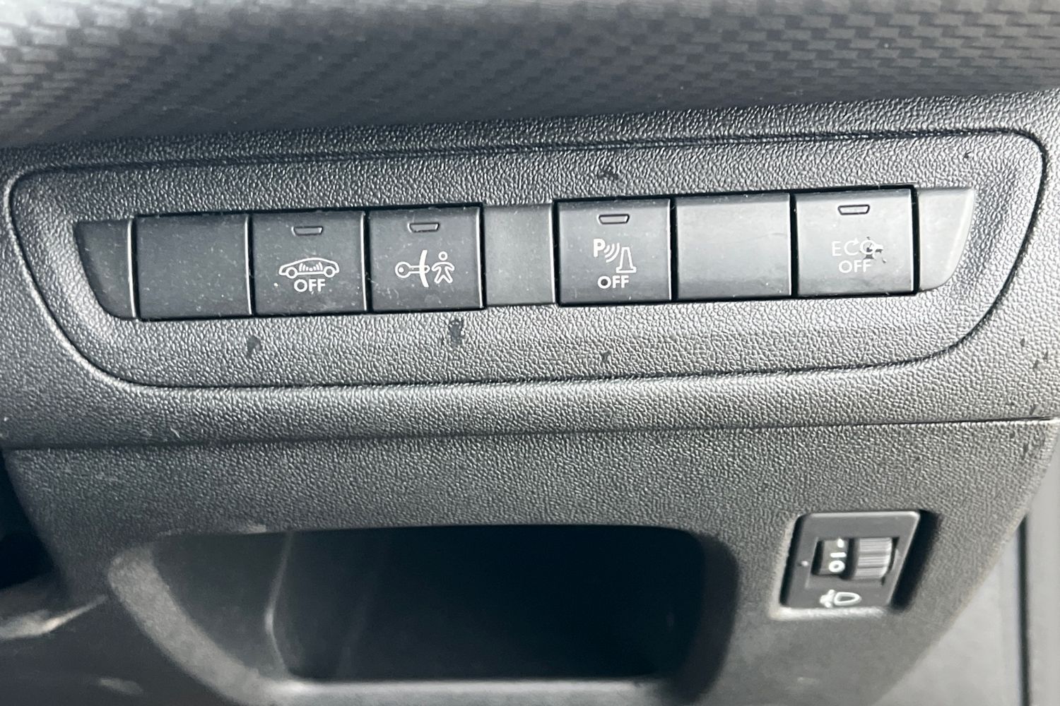 Used Peugeot 2008 2019 for sale - 77742329: Photo 13