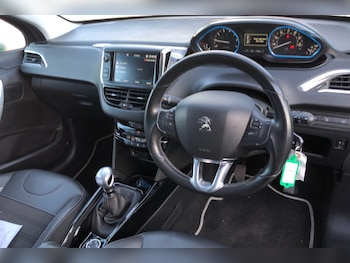 Used Peugeot 2008 2019 for sale - 75871801: Photo