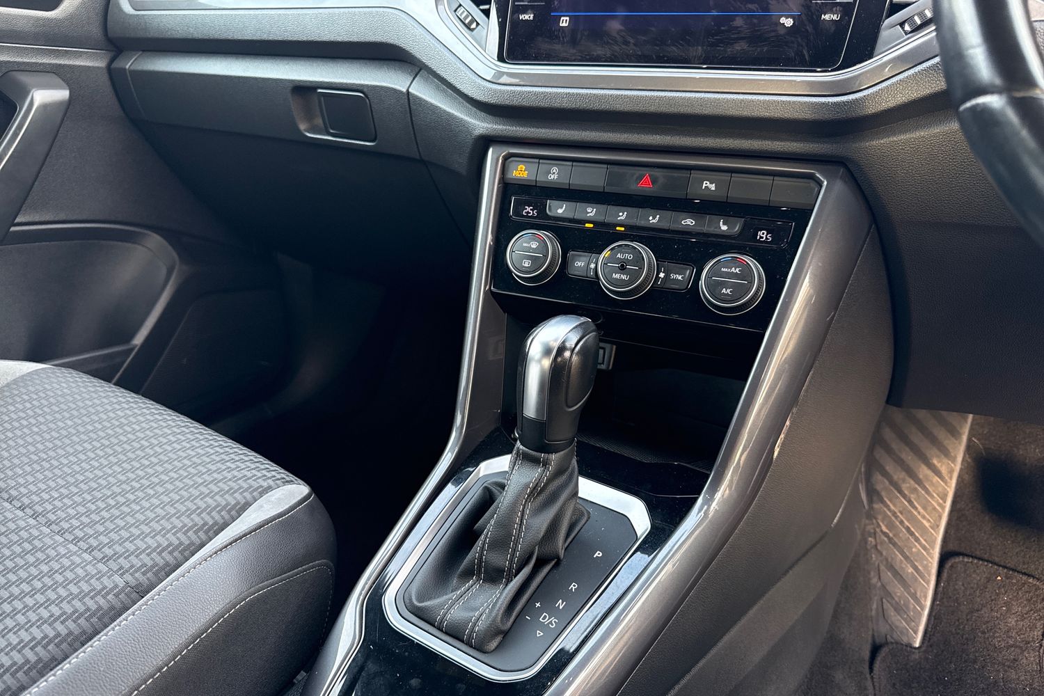 Used Volkswagen T-Roc 2019 for sale - 76249513: Photo 10