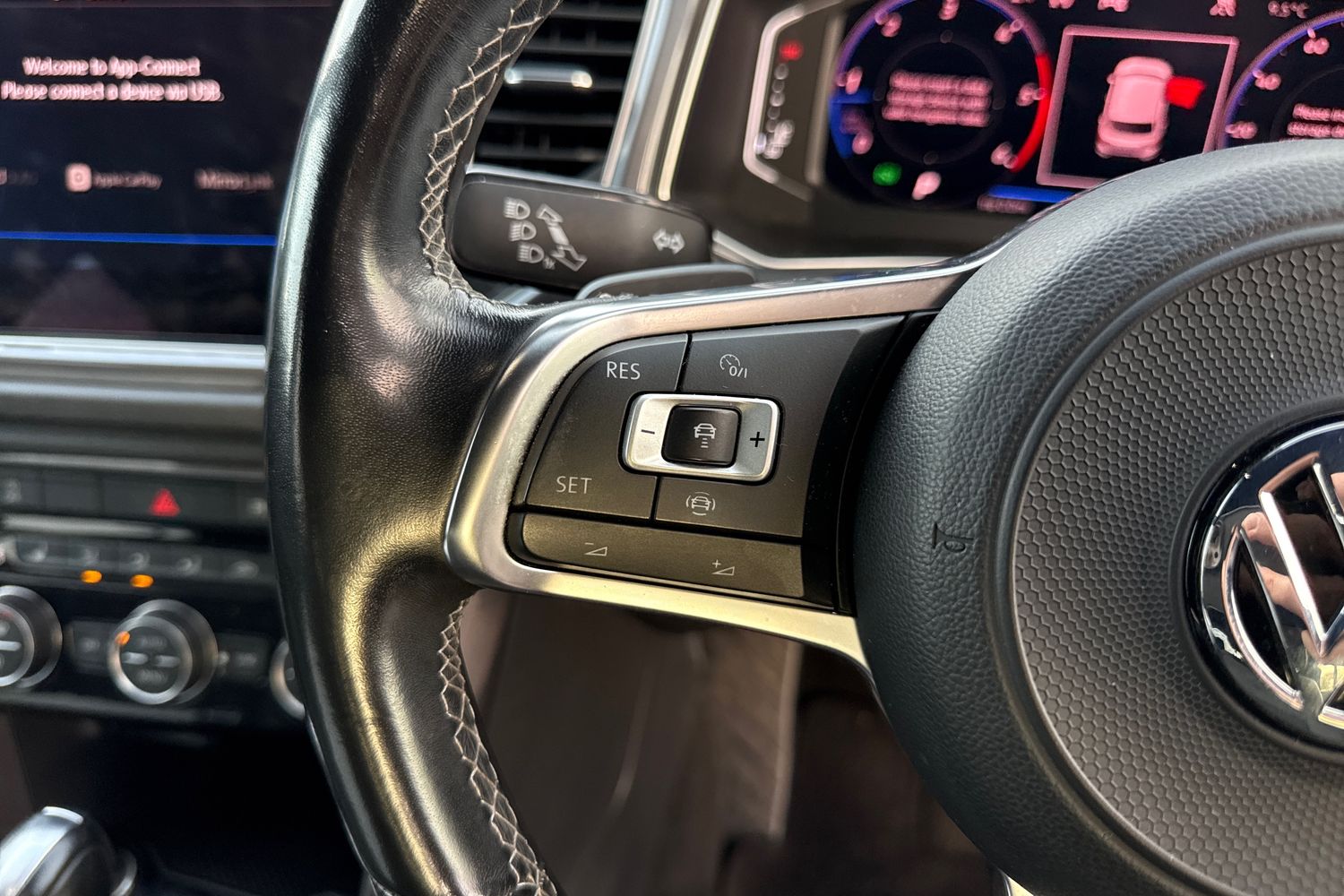 Used Volkswagen T-Roc 2019 for sale - 76249513: Photo 6