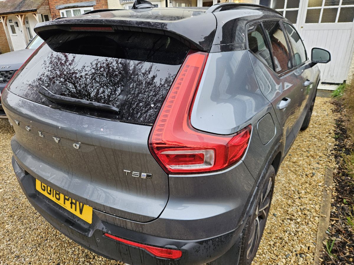Used Volvo XC40 2018 for sale - 77779608: Photo 2
