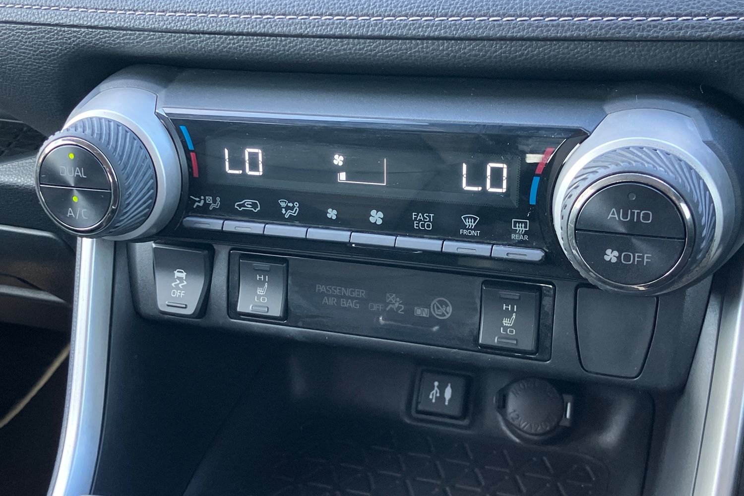 Used Toyota RAV4 2019 for sale - 77527654: Photo 12