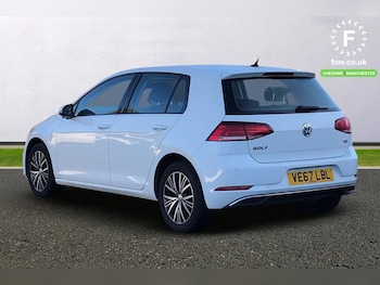 Used Volkswagen Golf 2017 for sale - 76040642: Photo 2