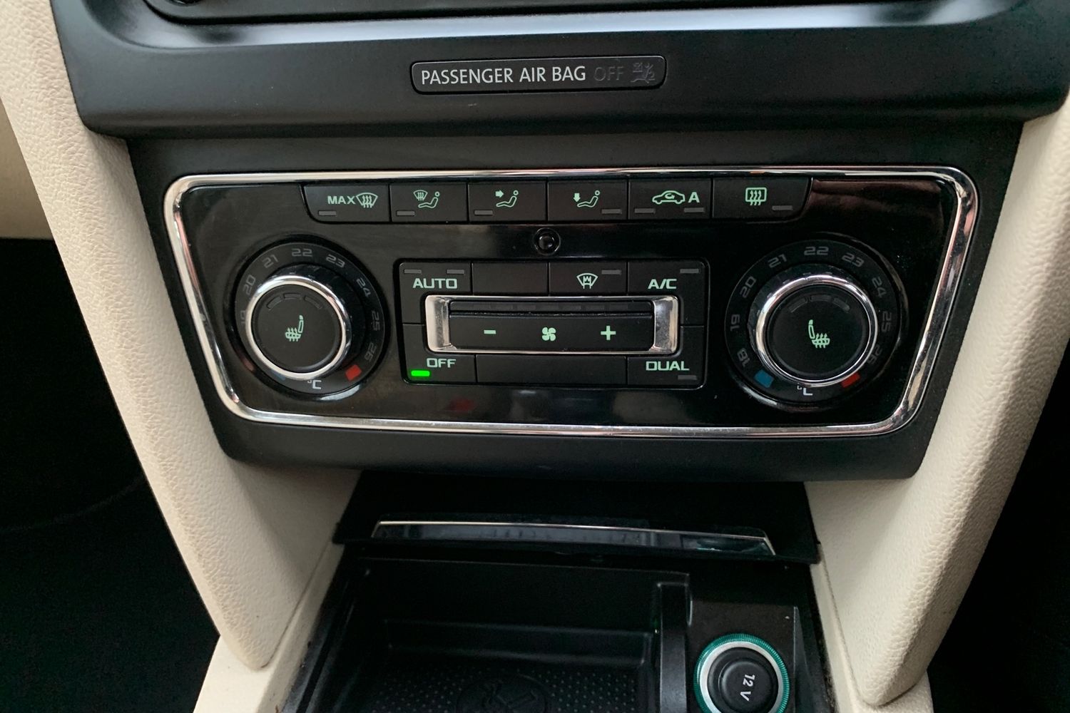 Used Skoda Superb 2014 for sale - 76961552: Photo 11