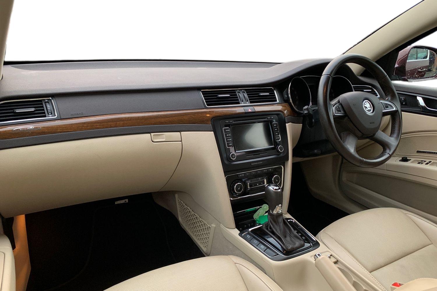 Used Skoda Superb 2014 for sale - 76961552: Photo 4