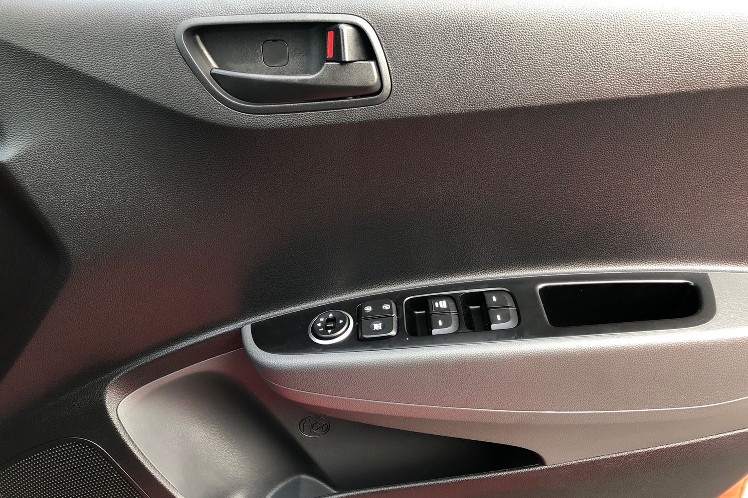 Used Hyundai i10 2019 for sale - 77527780: Photo 12