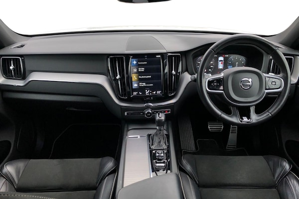 Used Volvo XC60 2019 for sale - 76219887: Photo 3