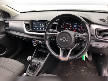 Used Kia Stonic 2018 for sale - 76264074: Photo