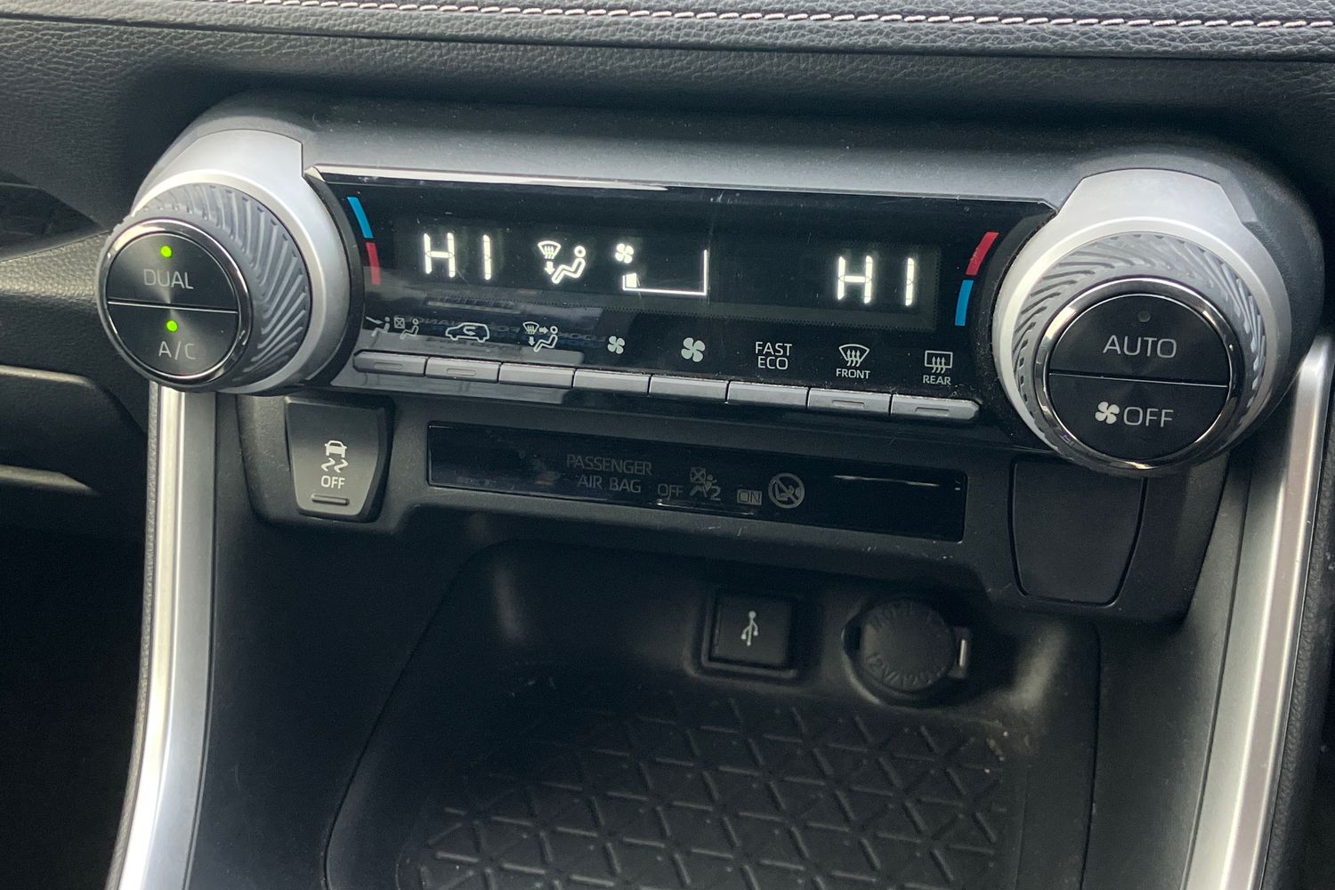 Used Toyota RAV4 2020 for sale - 76662143: Photo 11